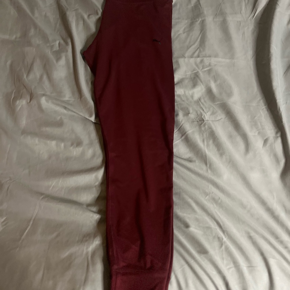 Larg size burgundy jogger.